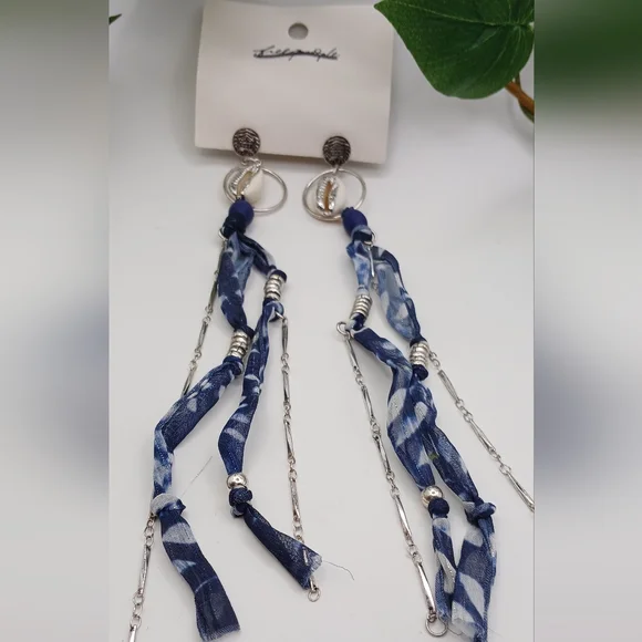 SOLD Free People Bridget Dangle Shells Blue And Silver Earrings NWT - Picture 3 of 16